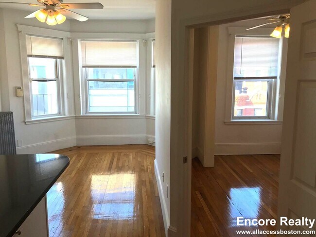 26 Hemenway St unit 12, Boston, MA 02115 - photo 4