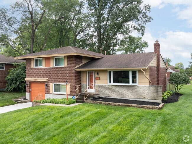 This Dillonvale split-level home is a well-cared for example found throughout the area.