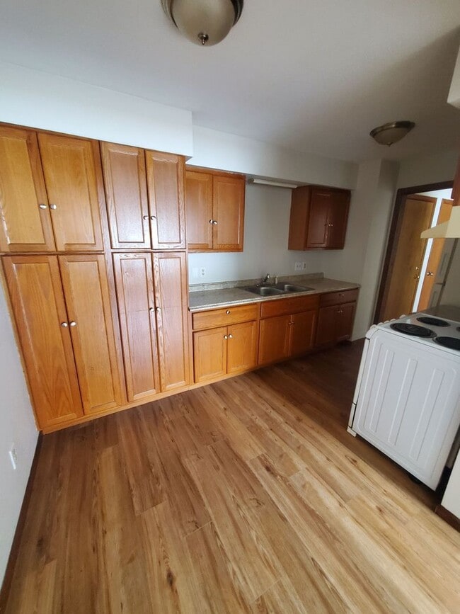 405 N East Ave Unit 3, Waukesha, WI 53186