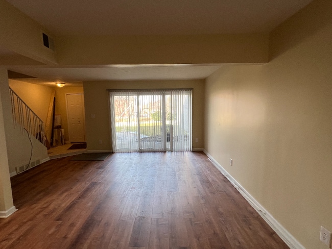 8235 Karam Blvd unit B, Warren, MI 48093 - photo 6