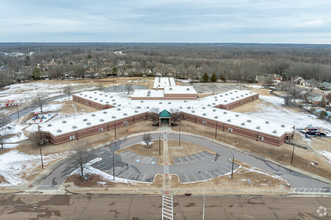 There is ample parking at Tara Oaks Elementary in Collierville.