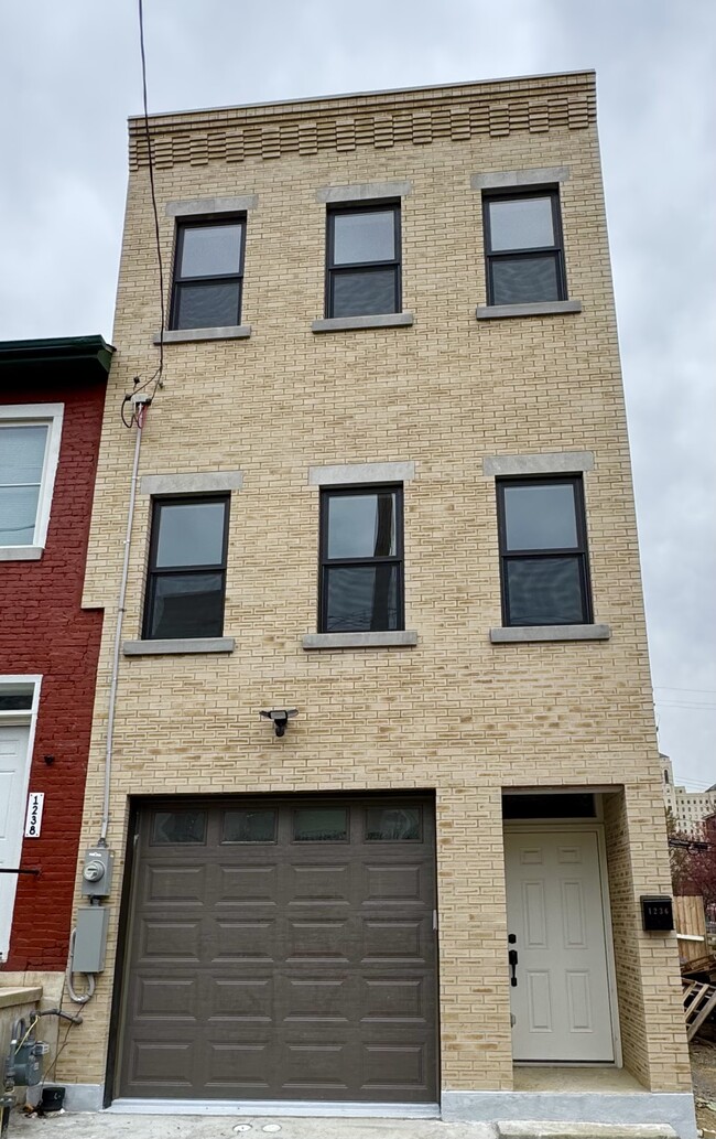1236 Butterfield Way, Pittsburgh, PA 15212