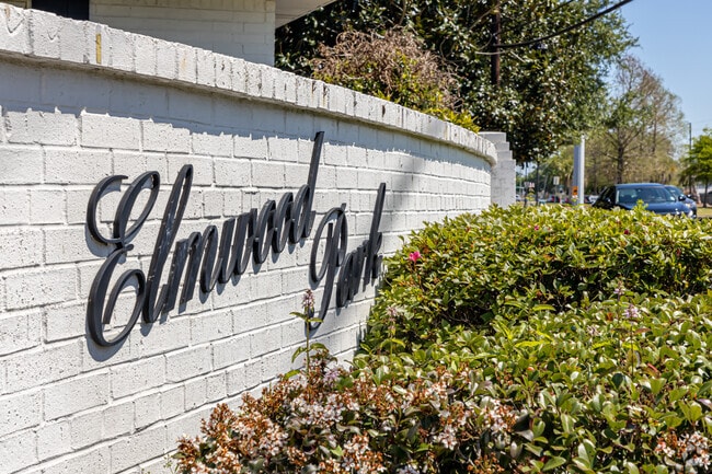 Families are drawn to Elmwood Park for its peaceful vibe, walkable streets, and access to parks and trails.