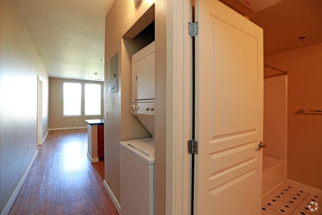 Lincoln Pointe Lofts, Englewood, CO 80112 - photo 4