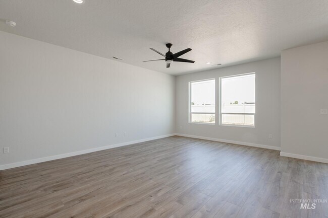 10549 W Tinder St, Star, ID 83669 - photo 5