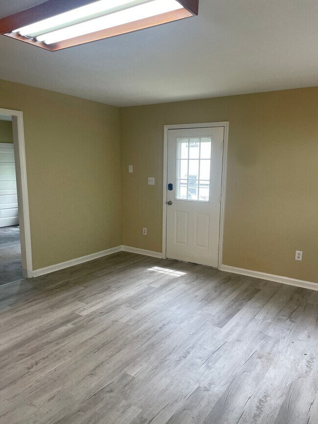 207 Gorham Ave, Mayfield, PA 18433 - photo 3