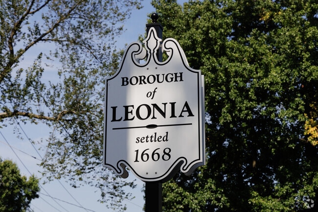 Settled in 1668, Leonia, NJ's history can be traced back to the colonial era.
