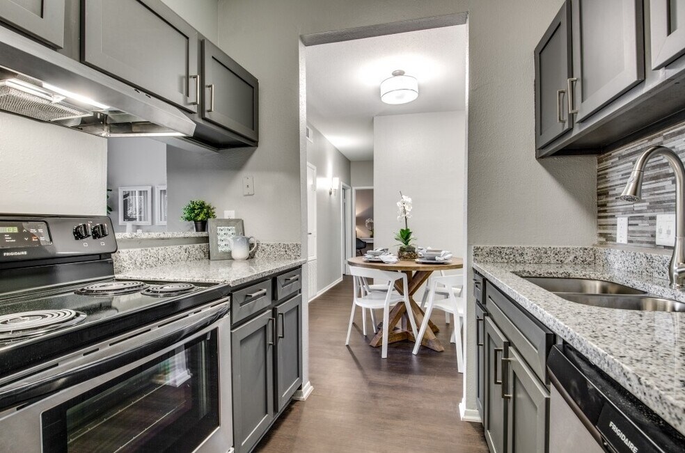 Corridor at Westchase, Houston, TX 77042 - photo 1