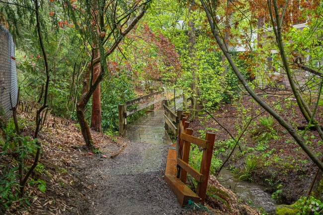 Take a relaxing stroll through trails that connect throughout the Markham, Portland neighborhood.