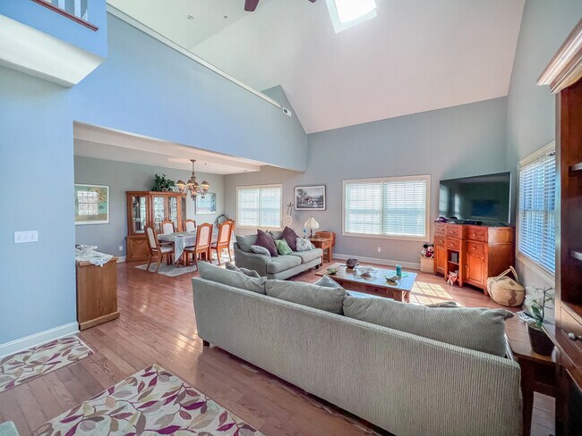 Living Room (2)