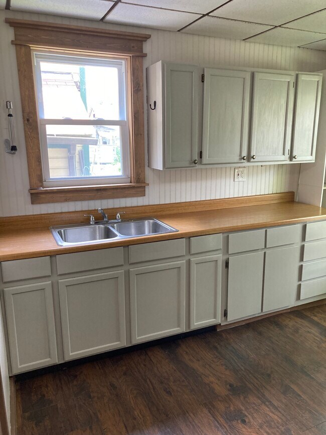 1320 Otter St, Franklin, PA 16323 - photo 6