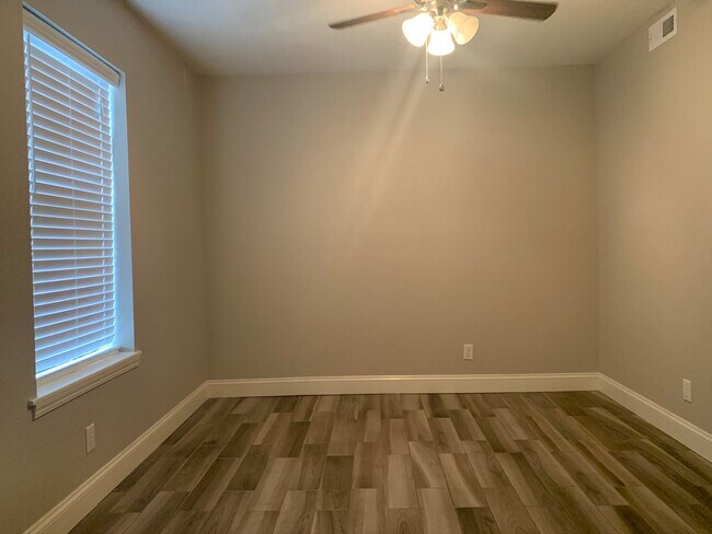 820 Hardy Springs Cir unit B, McAlester, OK 74501 - photo 4