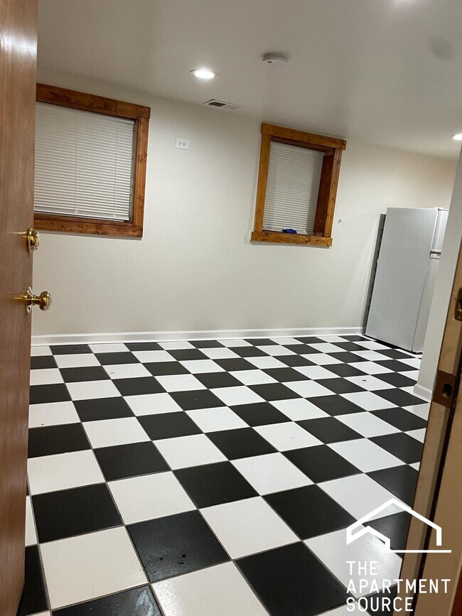 2230 N Lockwood Ave unit G, Chicago, IL 60639 - photo 5