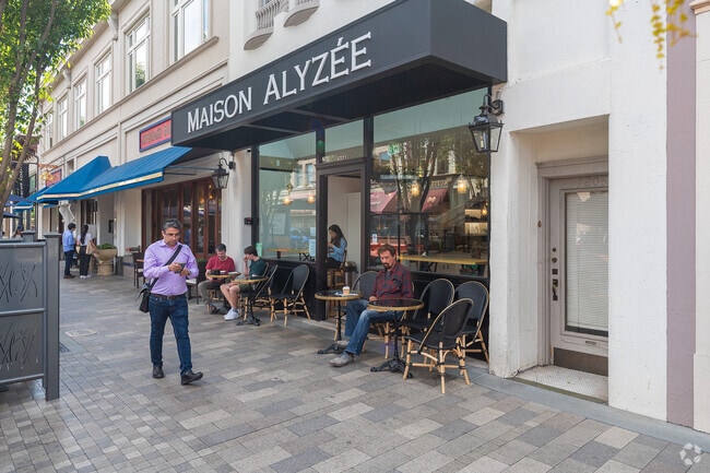 Maison Alyzée serves fresh pastries and other confections in downtown Burlingame.