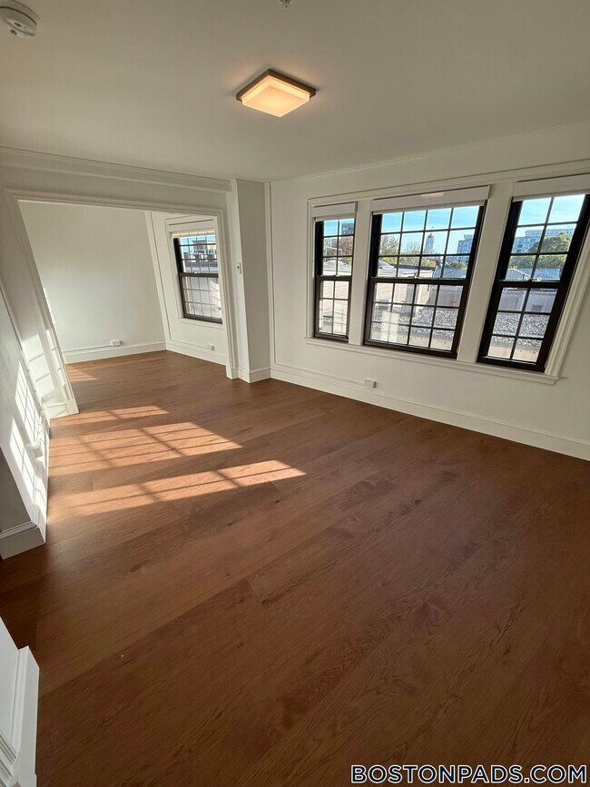 1200 Massachusetts Ave unit 412, Cambridge, MA 02138 - photo 3