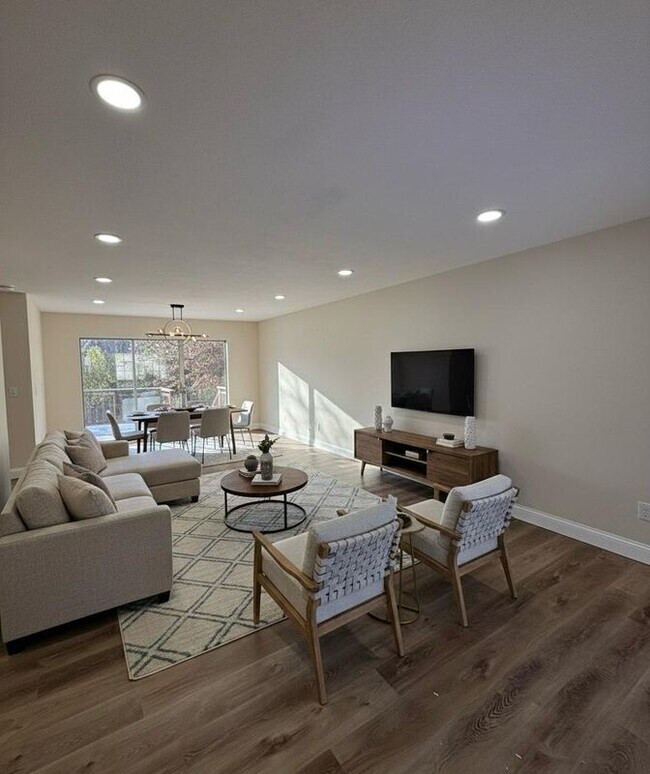 1447 Pepperdine Ct, Ballwin, MO 63021 - photo 4