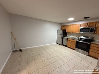 209 Babcock St Unit 1d, Brookline, MA 02446