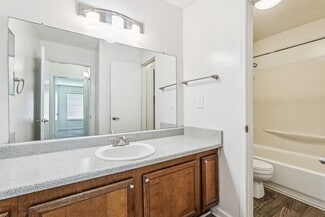 375 Hillcrest Rd, Mobile, AL 36608