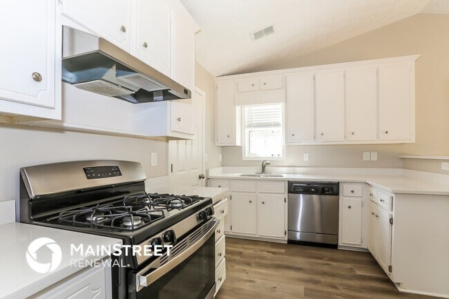 125 Waters Edge Dr, Locust Grove, GA 30248 - photo 6