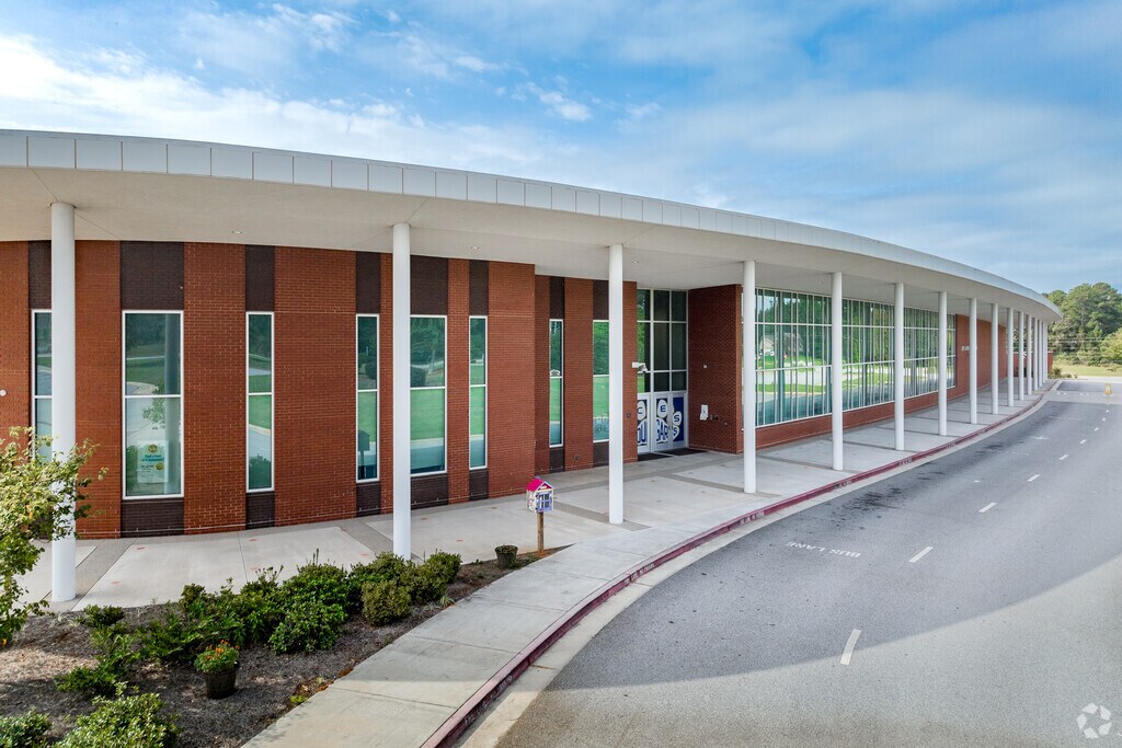 East Clayton Elementary School teaches students from Pre-K through 5th grades.