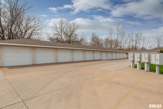 4600 Grand Ave unit C5, Davenport, IA 52807 - photo 7