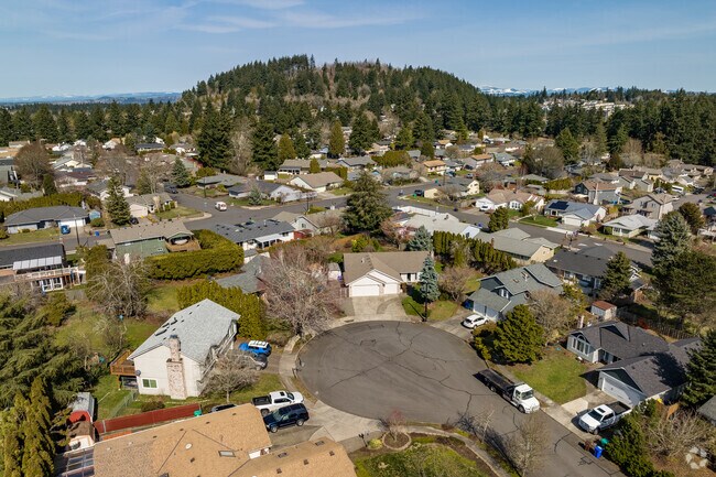 Caught between two large cities, Centennial-Gresham offers residents a slower pace with convenience at a moments notice.