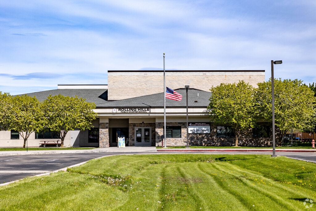 Rolling Hills Charter serves students in the Northwest and Eagle neighborhoods.