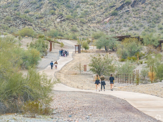 Dreamy Draw Recreation Area has hiking & biking trails winding through rocky desert terrain.