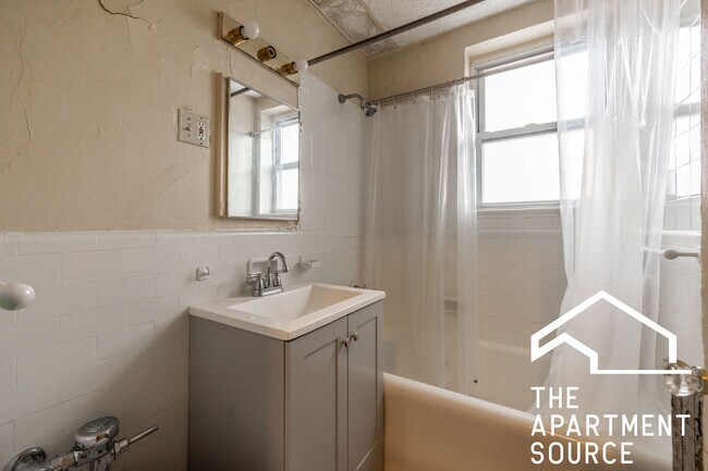 6928 N Greenview Ave unit 608, Chicago, IL 60626 - photo 3