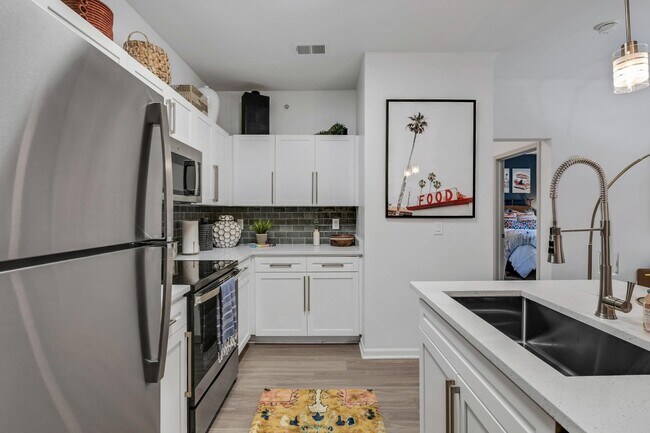 Aventura Clear Creek, Overland Park, KS 66221 - photo 4