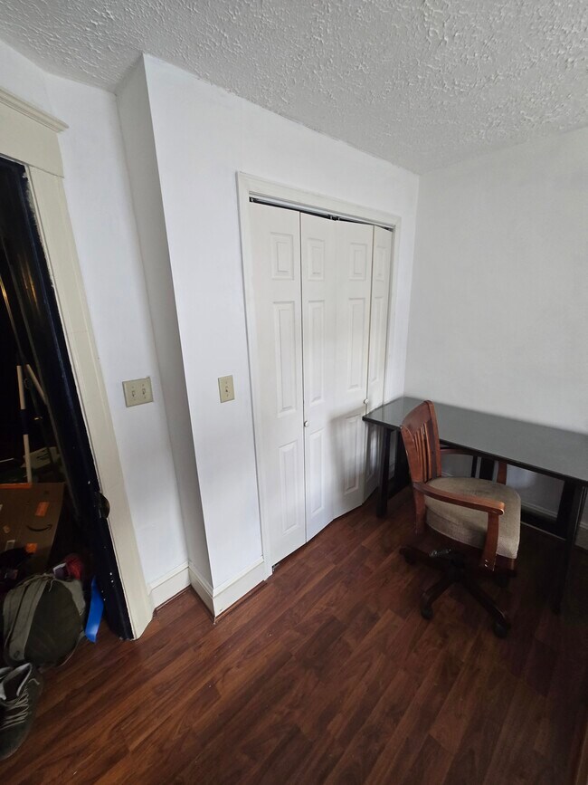 719 E Gibson St unit Room for rent, Scranton, PA 18510 - photo 5