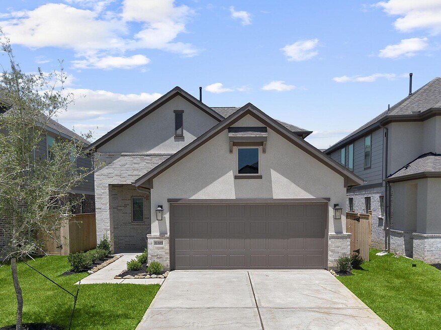 110 Orange Blossom Ct unit 38030745, Mont Belvieu, TX 77535 - photo 1