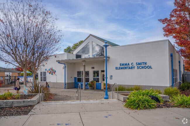 Emma Smith School strives to build partnerships with parents and students in The Oaks.