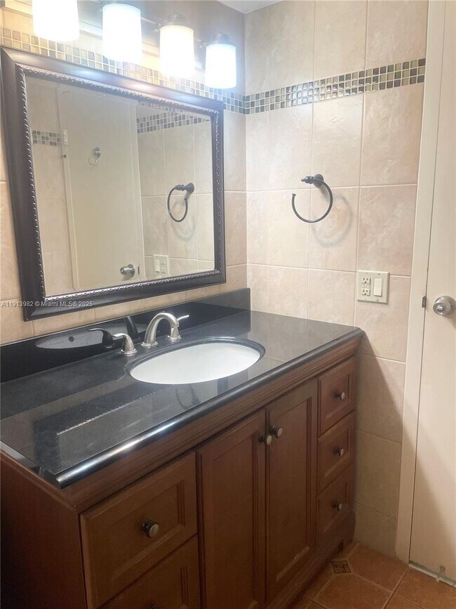 Avant Garde Condominiums unit 1108, Hallandale Beach, FL 33009 - photo 6