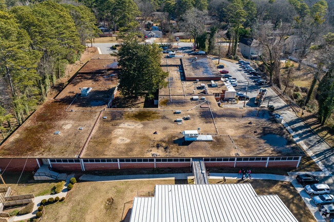 Hightower Elementary School has a 12 to 1 student-teacher ratio.