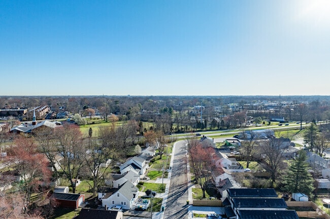 Nice wide streets are common to West Buechel.