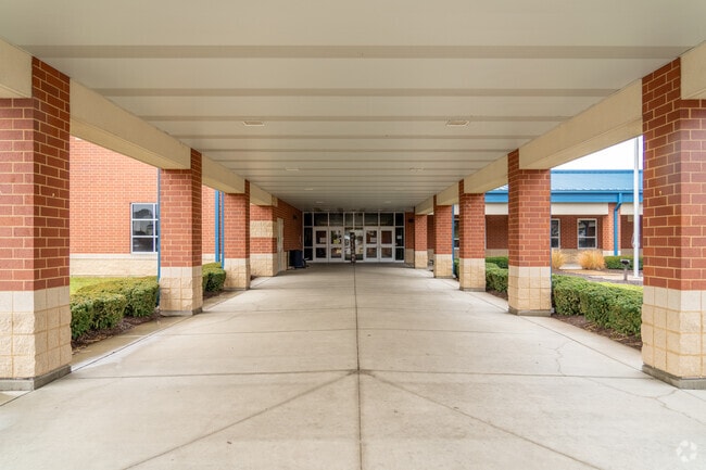 Discovery Ridge Elementary School educates students in grades K-6.