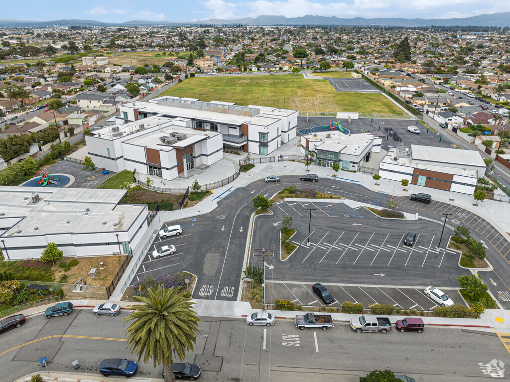 Students at Mckinna Elementary School in Oxnard, Ca focus on multimedia in the classroom.