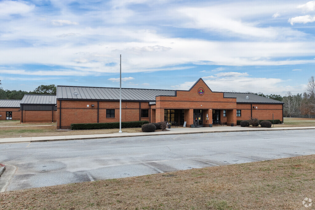 Allgood Elementary School is a public school with a student-teacher ratio of 16 to 1.