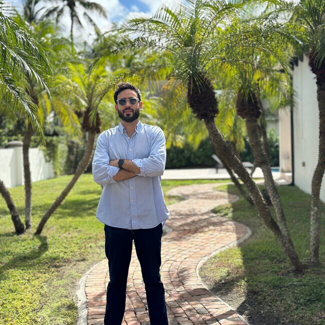 Agent Photo