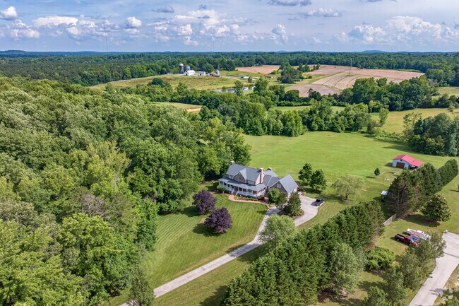 Private driveways are popular among homes in Frazier Marsh.