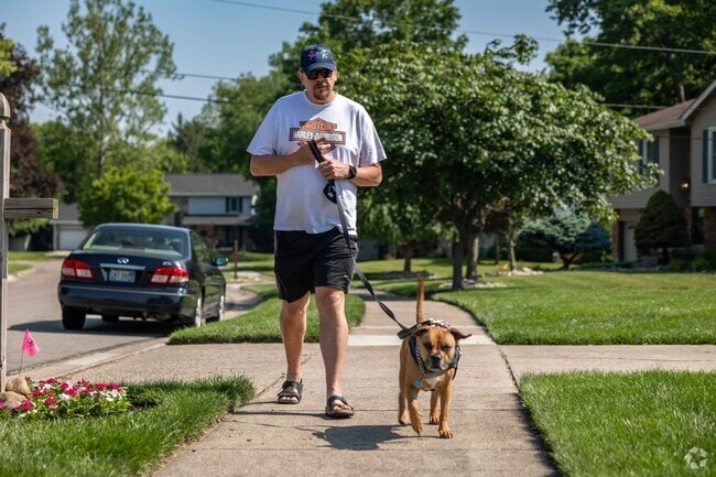 Take our dog for a leisurely walk through the paths in Rosedale-The Oaks.