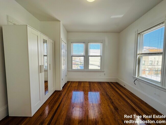 138 Holton St, Boston, MA 02135 - photo 6