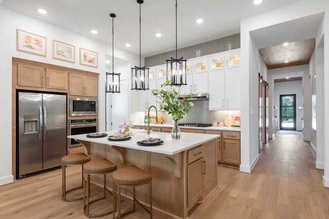 121 Ribera Dr, Liberty Hill, TX 78642 - photo 4