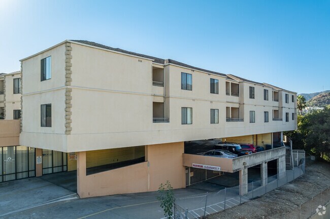 62+ at Honolulu Senior Apartments, Montrose, CA 91020 - photo 6