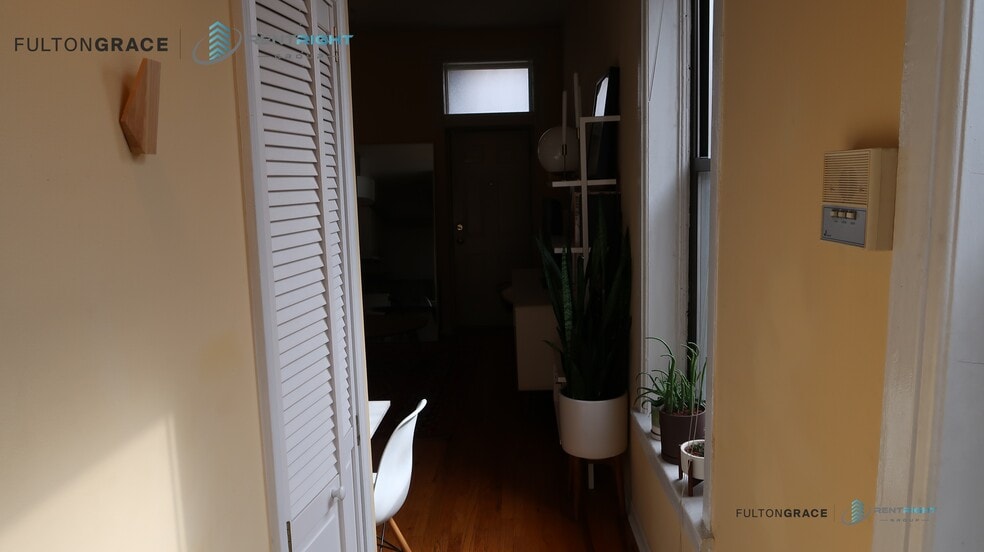 1443 N Bosworth Ave unit 1R, Chicago, IL 60642 - photo 1