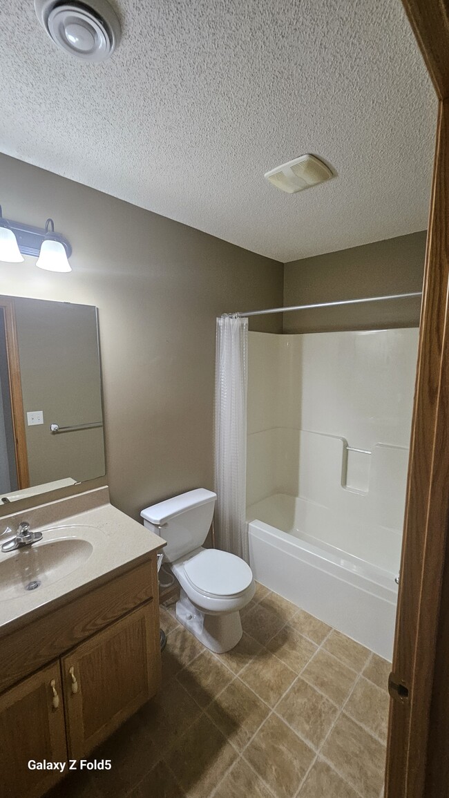18110 Vance Cir NW unit B, Elk River, MN 55330 - photo 3