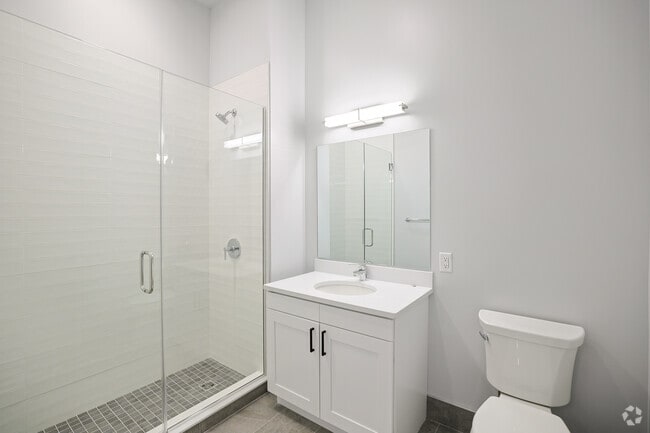 1BR, 1BA - 760SF - Bathroom