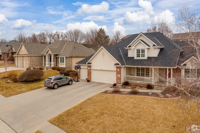 There are many modern builds found throughout Walnut Ridge.