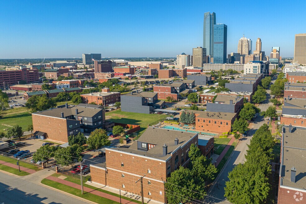 Neighborhood_Deep Deuce_NA_111825